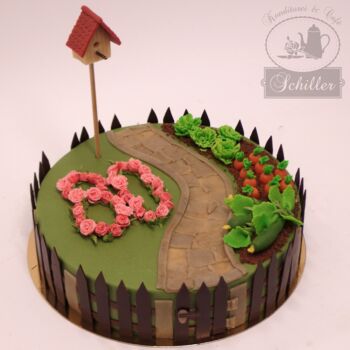 geburtstagstorte_geburtstag_geschnekidee_geschenk_torte_konditorei_schiller_konditorei schiller_radebeul_garten_blumen_gemüse_schrebergarten